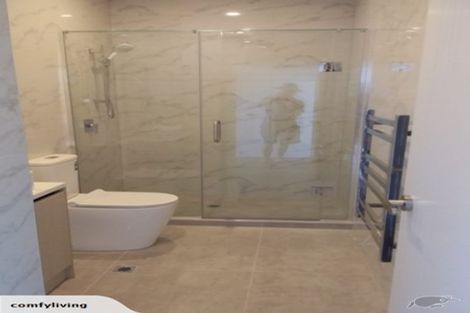 Photo of property in 2/69 Lake Road, Devonport, Auckland, 0624