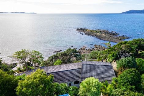 Photo of property in 18 Heretaunga Crescent, Cable Bay, 0420