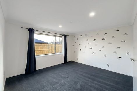 Photo of property in 14 Chestnut Close, Kelvin Grove, Palmerston North, 4414