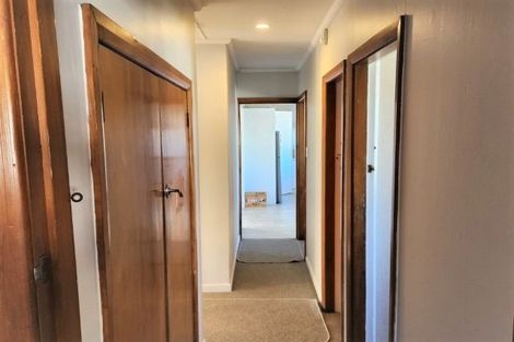 Photo of property in 31 Collins Road, Melville, Hamilton, 3206