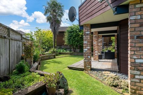 Photo of property in 2/5 Perendale Close, Somerville, Auckland, 2014