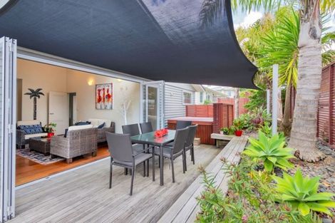Photo of property in 6 Windsor Place, Windsor Park, Auckland, 0630