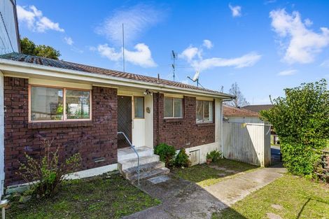 Photo of property in 2/4173a Great North Road, Glen Eden, Auckland, 0602