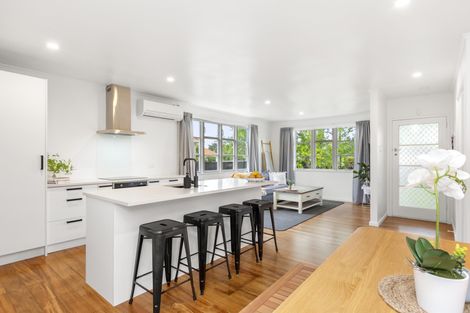 Photo of property in 82 Alfred Street, Fairfield, Hamilton, 3214