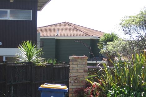 Photo of property in 1/45 Eastcliffe Road, Castor Bay, Auckland, 0620