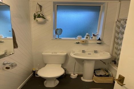 Photo of property in 13 Rickards Place, New Lynn, Auckland, 0600