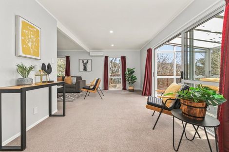 Photo of property in 8 Hicks Close, Whitby, Porirua, 5024