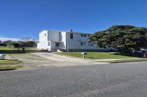 Photo of property in 2a-b Waihemo Street, Waitangirua, Porirua, 5024