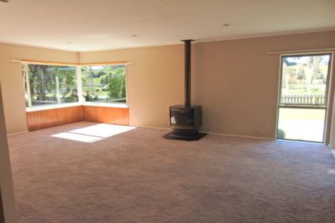 Photo of property in 1 Ongo Road, Hunterville, 4730