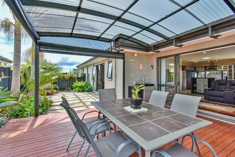 Photo of property in 25 Girvan Terrace, Wattle Downs, Auckland, 2103