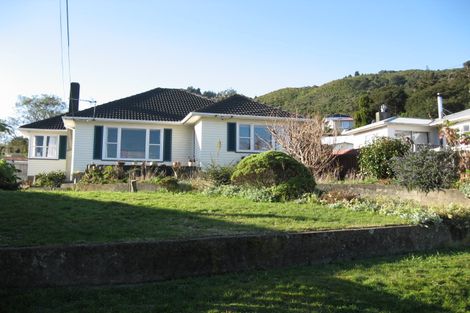 Photo of property in 35 Petrie Street, Wainuiomata, Lower Hutt, 5014