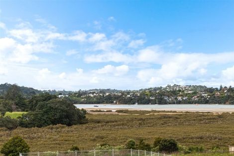 Photo of property in 25 Craigs Way, Hobsonville, Auckland, 0616