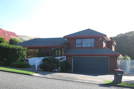 Photo of property in 112 Westchester Drive, Churton Park, Wellington, 6037