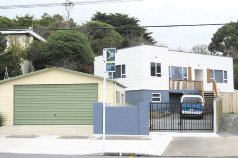 Photo of property in 4a Hawthorn Crescent, Stokes Valley, Lower Hutt, 5019