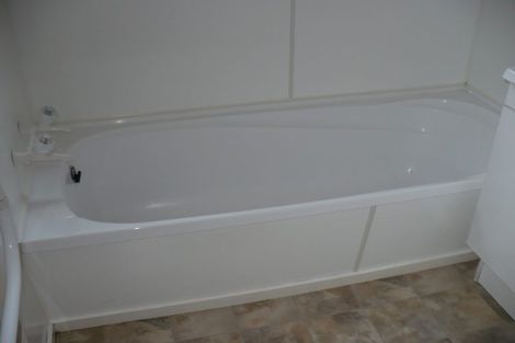 Photo of property in 152 Queens Drive, Lyall Bay, Wellington, 6022