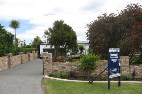 Photo of property in 86 Tiri Road, Tindalls Beach, Whangaparaoa, 0930