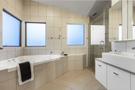 Photo of property in 25 Wicklam Lane, Greenhithe, Auckland, 0632