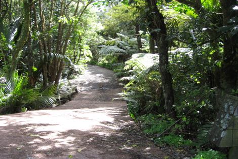 Photo of property in 453 Scenic Drive, Waiatarua, Auckland, 0612