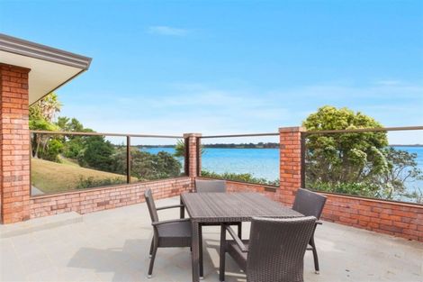 Photo of property in 8 Della Place, Conifer Grove, Takanini, 2112