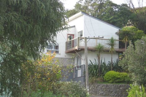 Photo of property in 38 Kiwi Crescent, Tawa, Wellington, 5028