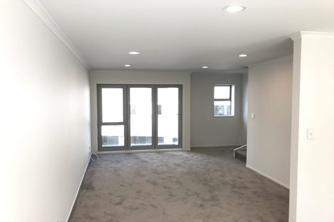 Photo of property in 10/13 Kaihu Street, Northcote, Auckland, 0627