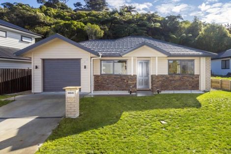 Photo of property in 123 Riverstone Drive, Riverstone Terraces, Upper Hutt, 5018