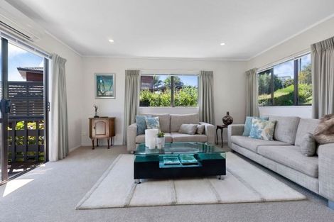 Photo of property in 2/39 Browns Bay Road, Browns Bay, Auckland, 0630