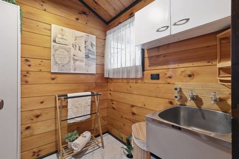 Photo of property in 5 Sunshine Place, Papakura, 2110