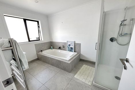 Photo of property in 26 Sardinia Grove, Fitzherbert, Palmerston North, 4410