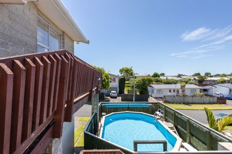 Photo of property in 10 Camellia Avenue, Bell Block, New Plymouth, 4312