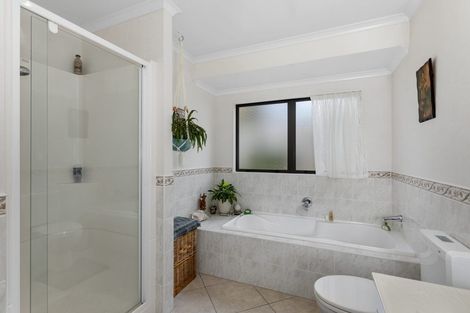 Photo of property in 56 Black Teal Close, Unsworth Heights, Auckland, 0632