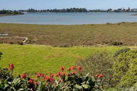 Photo of property in 96a Darraghs Road, Brookfield, Tauranga, 3110