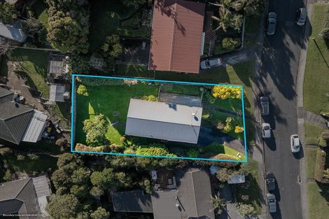 Photo of property in 11 Barker Rise, Northcross, Auckland, 0632