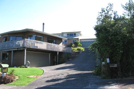Photo of property in 2/76 Hebron Road, Waiake, Auckland, 0630