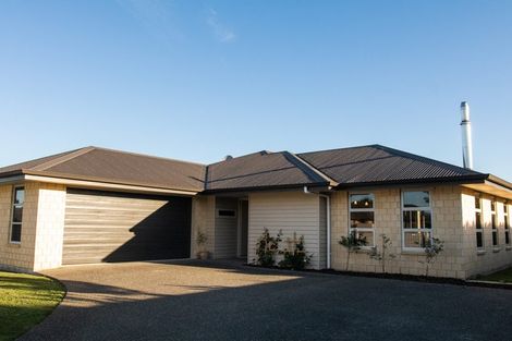 Photo of property in 8 Kitakita Grove, Motueka, 7120