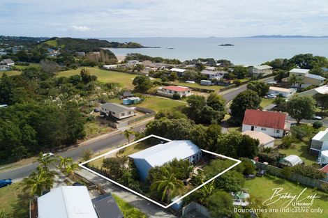 Photo of property in 10 Paradise Road, Coopers Beach, 0420