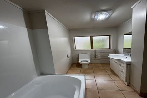 Photo of property in 2/13 Noumea Place, Mairangi Bay, Auckland, 0630