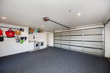Photo of property in 35 Chestnut Close, Kelvin Grove, Palmerston North, 4414