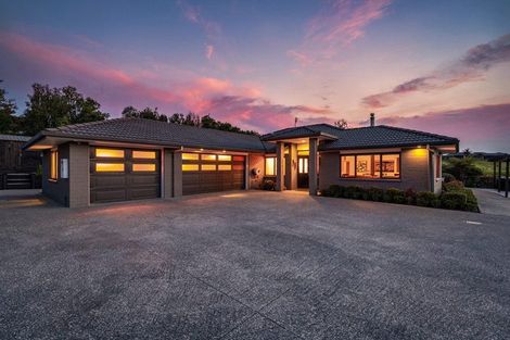 Photo of property in 71 Kaipara Road, Papakura, 2582