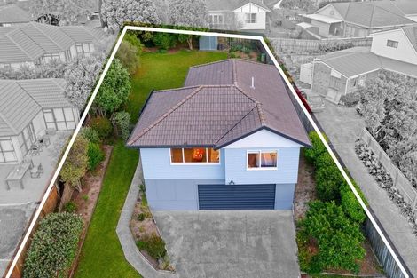 Photo of property in 4 Gala Place, Henderson, Auckland, 0612