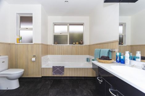 Photo of property in 32 Warren Street, Oamaru, 9400