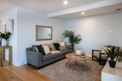 Photo of property in 2/259 Hurstmere Road, Takapuna, Auckland, 0622