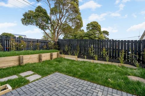 Photo of property in 1/2 Windermere Crescent, Blockhouse Bay, Auckland, 0600