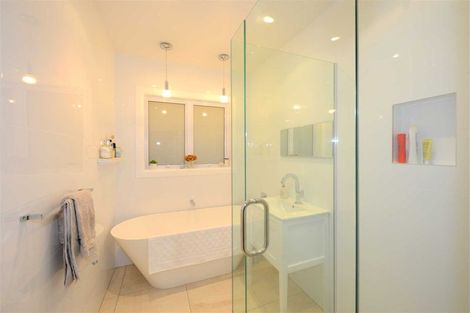 Photo of property in 60 Middlepark Road, Sockburn, Christchurch, 8042