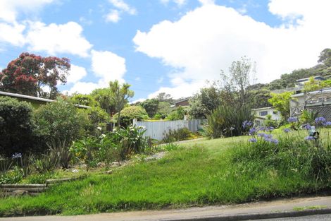 Photo of property in 8 Domain Crescent, Muriwai, Waimauku, 0881