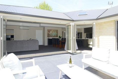 Photo of property in 8 Seagrave Place, Ilam, Christchurch, 8041