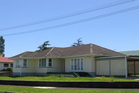 Photo of property in 18 Falkirk Street, Blockhouse Bay, Auckland, 0600