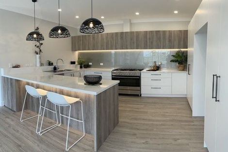 Photo of property in 16 Awatea Drive, Whitianga, 3510