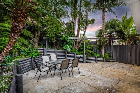 Photo of property in 15 Arde Place, Massey, Auckland, 0614
