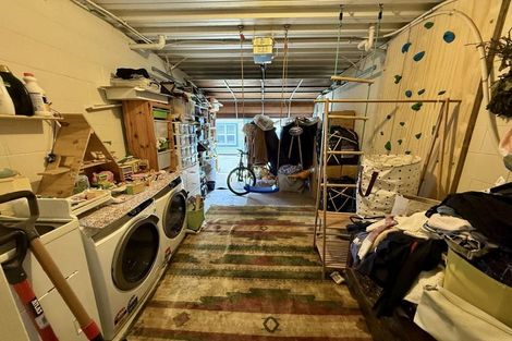 Photo of property in 93a Kelburn Parade, Kelburn, Wellington, 6012